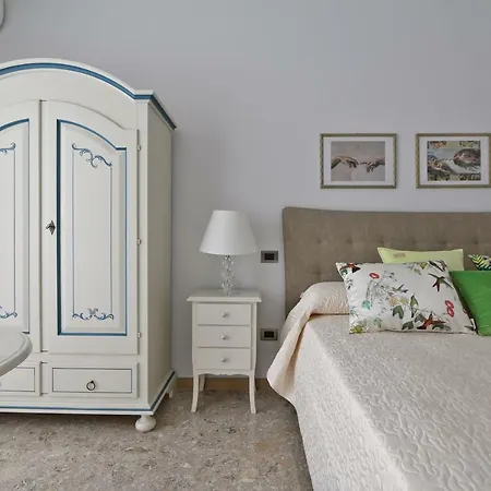 Bed & Breakfast Solidea Salerno